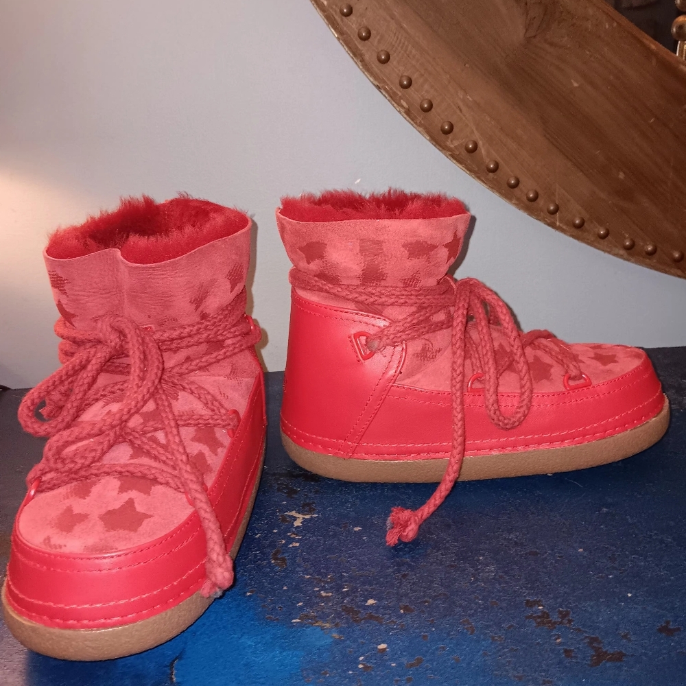 Ikkii shearling and leather moon boots